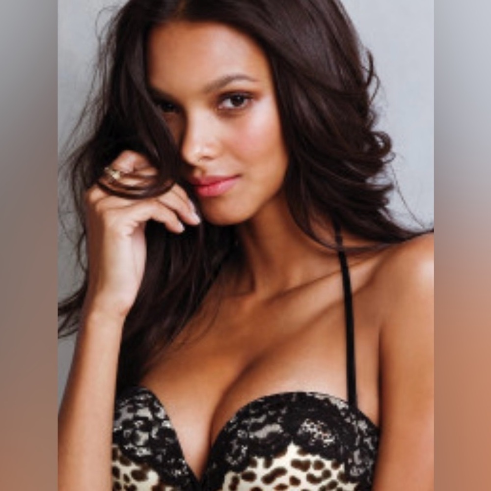 34C Victoria's Secret Bombshell Plunge Bra in Leopard